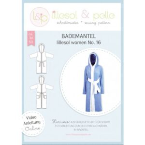 Titelblatt Papierschnittmuster lillesol women No. 16 Bademantel mit Technischen Zeichnungen und blauem Bademantel